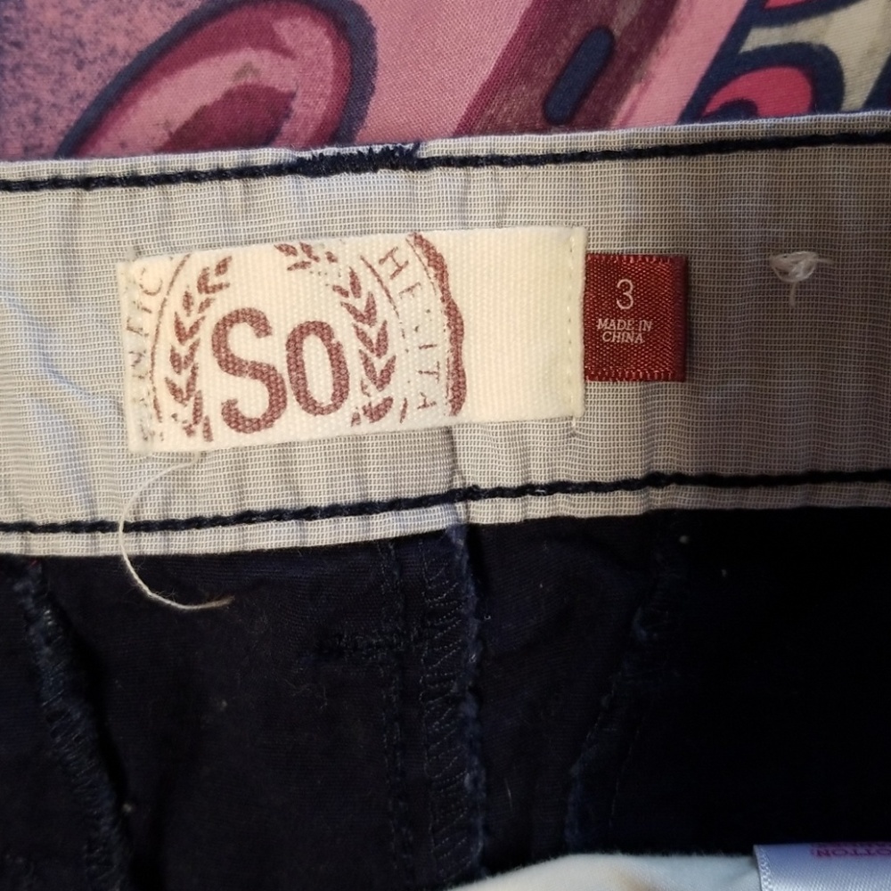 Shorts - Picture 3 of 3